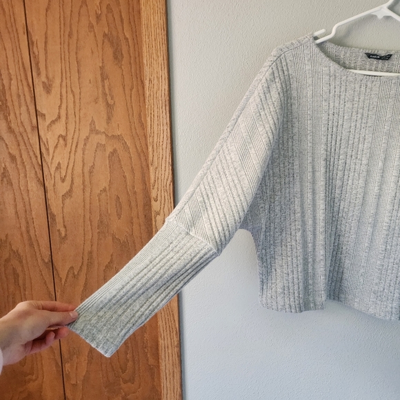 Shein Long-Sleeve/Lightweight Sweater - Picture 2 of 8